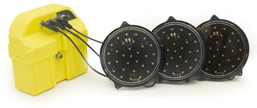 Tri-flash kit Ø 130 with 30 LEDs 2 batteries case power supply